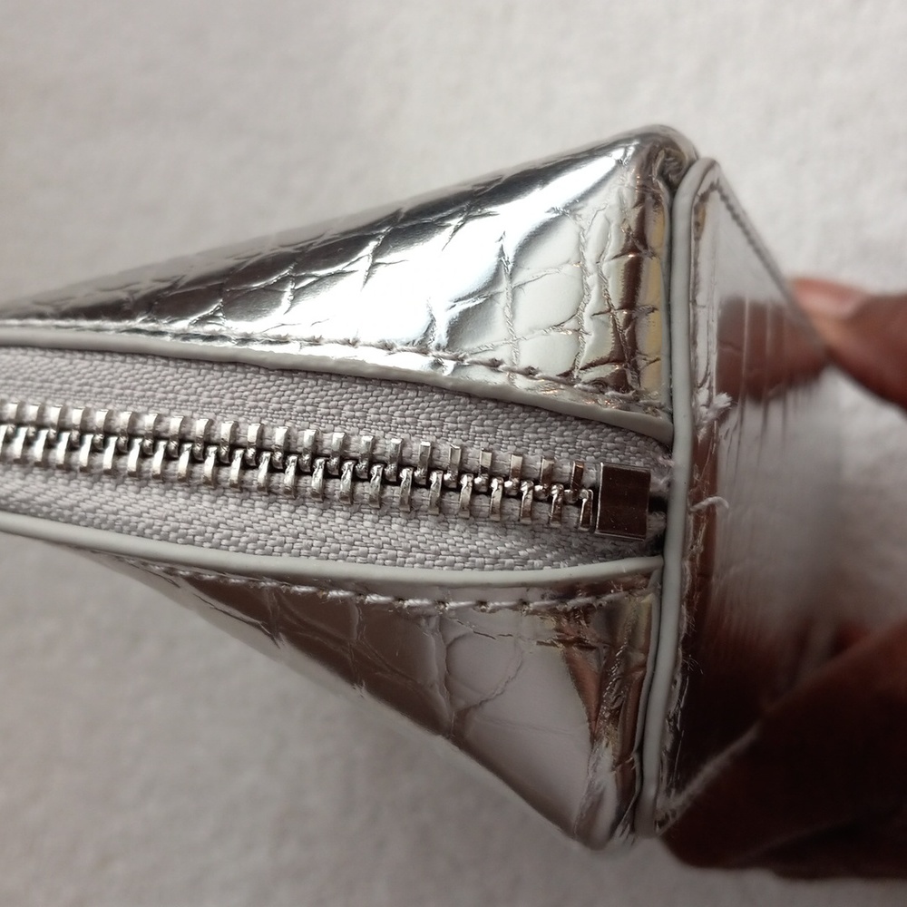 Makeup Case - image 3